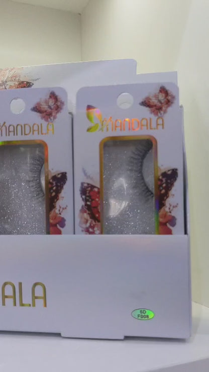 Cílios Postiços Mandala 6D – Box Expositor Holográfico Branco com 12 Caixinhas Individuais – MM2007