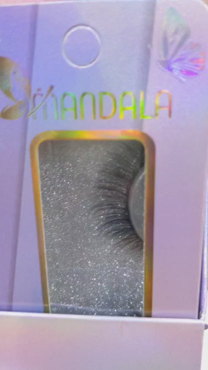 Cílios Postiços Mandala 6D – Box Expositor Holográfico Lilás com 12 Caixinhas Individuais - MM2009